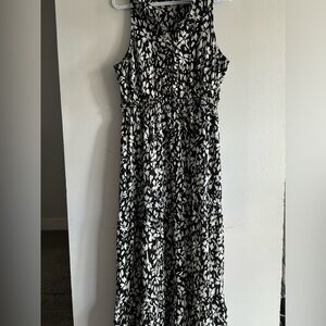 Black and white, small floral maxi dress. Lightweight. Stretchy.